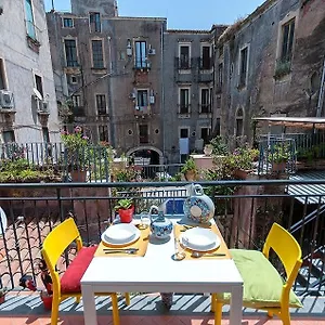 Apartmán Vulcano, Katánie